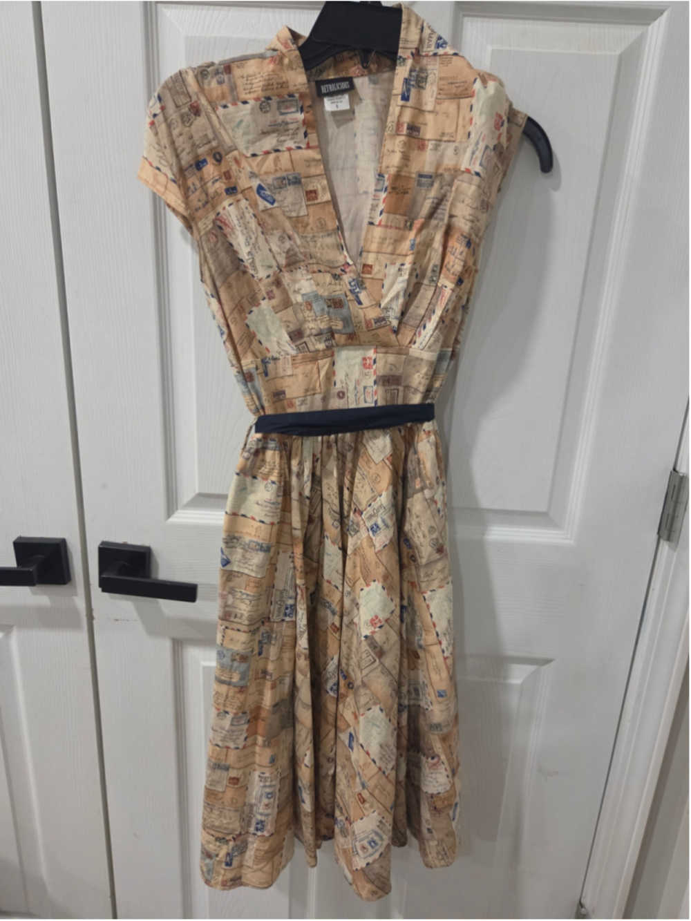Women's Retrolicious Midi Dress Size S Beige Blue Air Mail Print